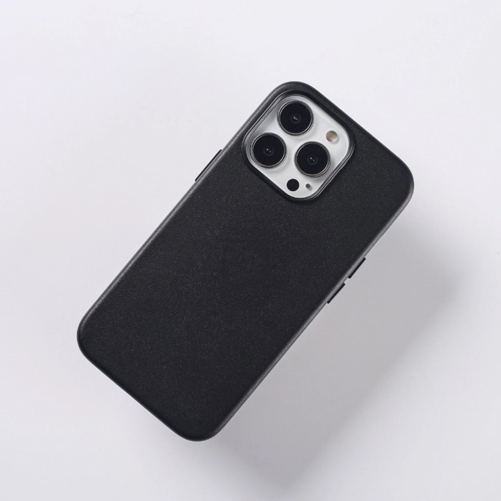 Sort iPhone MagSafe cover – vises fra siden og bagfra på iPhone, enkelt og stilrent design